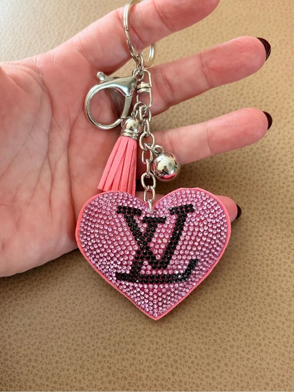 Bougie Pink Heart Crystal Keychain with Tassel - Picture 5 of 7